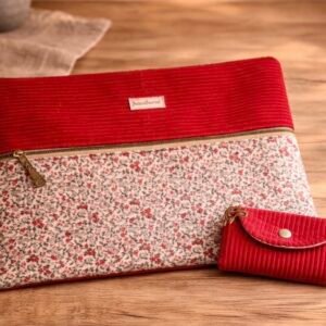 Housse ordinateur rouge en velours et coton fleuri